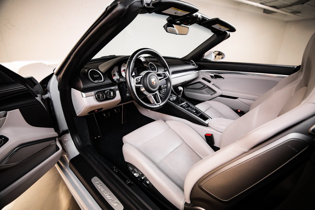 Certified 2024 Porsche 718 Boxster S RWD image 4
