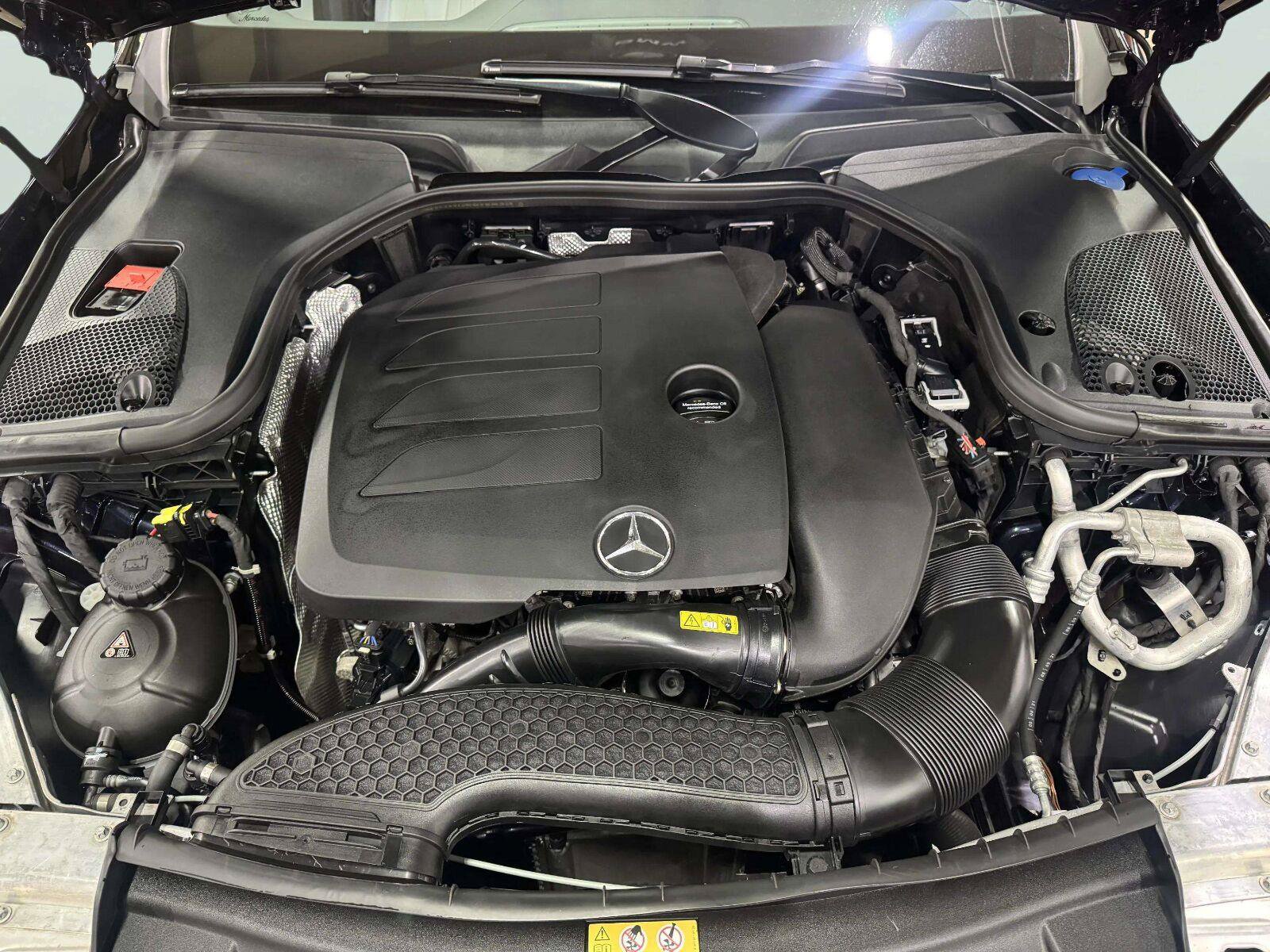 Used 2022 Mercedes-Benz E 350 4MATIC Sedan image 40