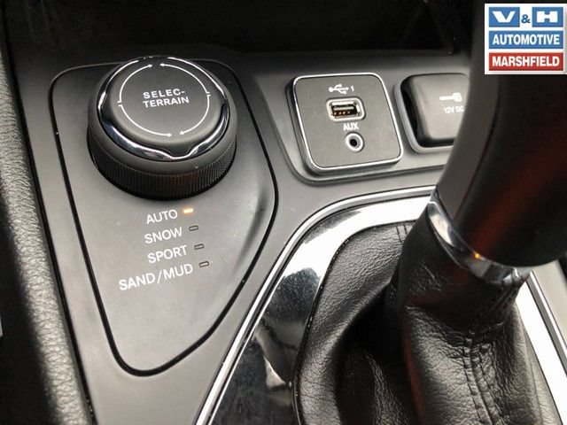 Used 2022 Jeep Cherokee Limited AWD/4WD image 8