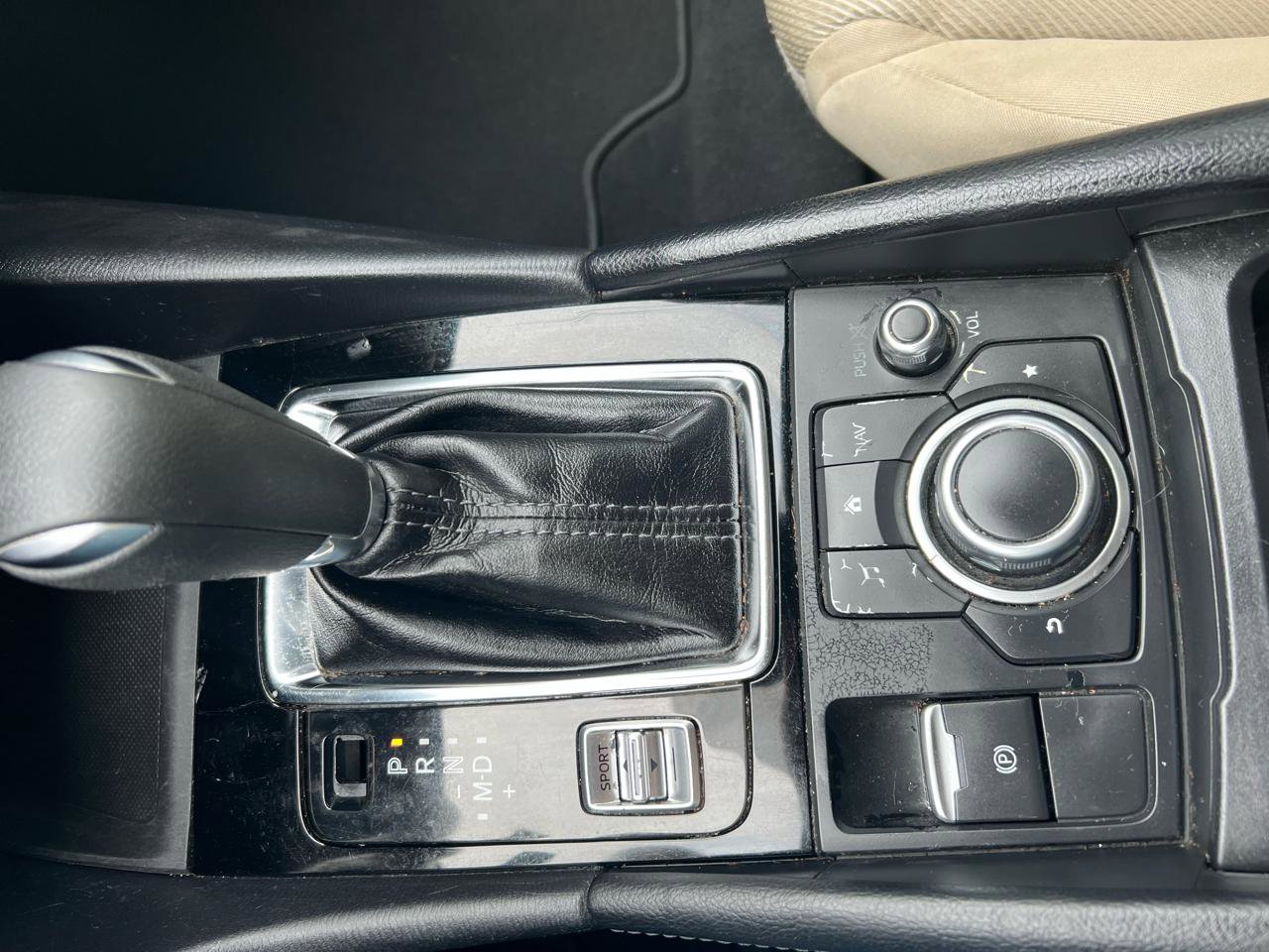 Used 2018 MAZDA MAZDA3 Sport image 45