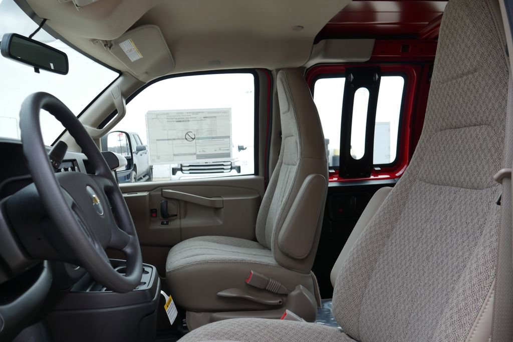 New 2026 Chevrolet Express 3500 Extended image 9