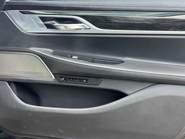 Used 2019 BMW 750i w/ Executive Package RWD image 17