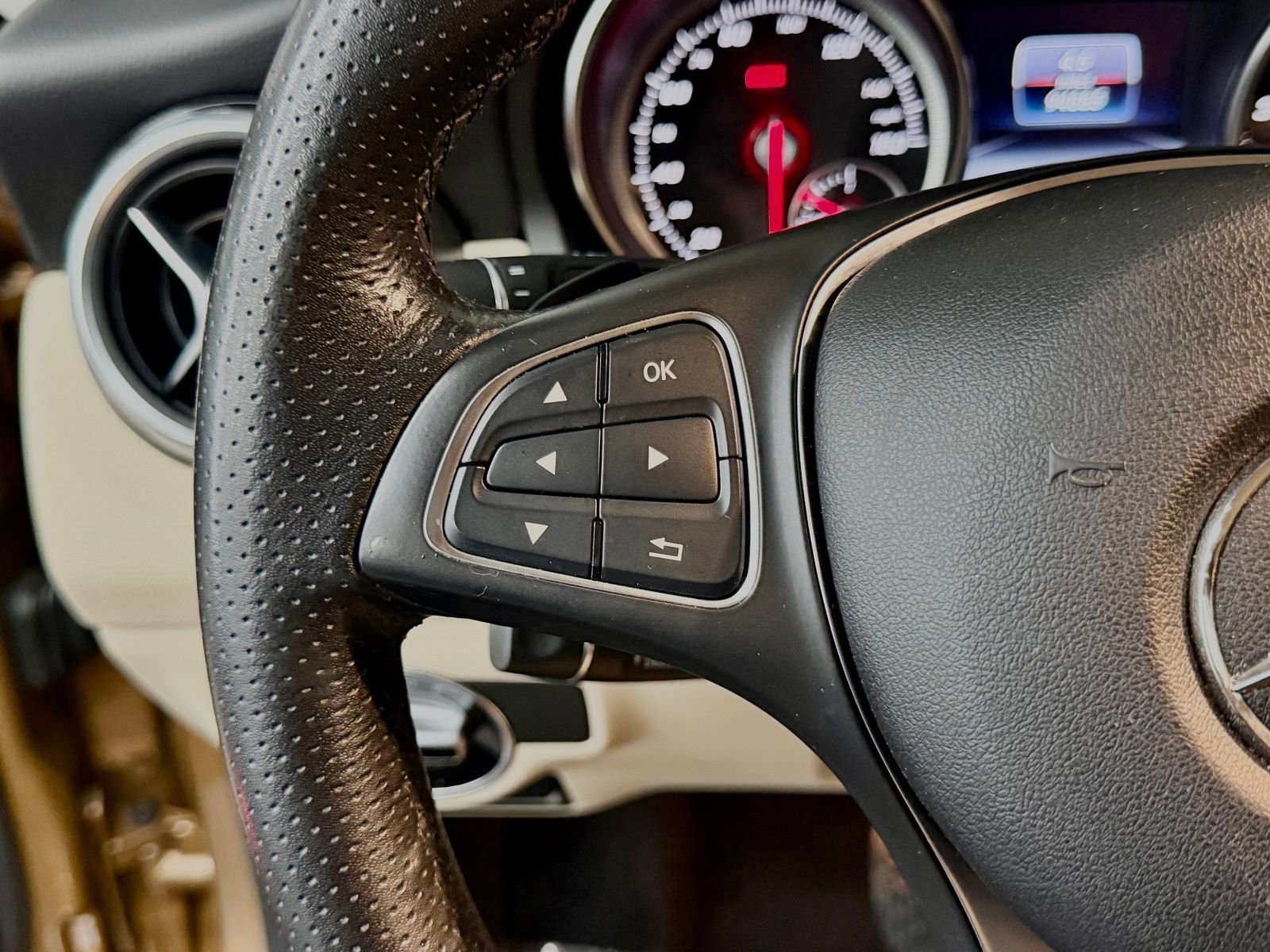 Used 2018 Mercedes-Benz GLA 250 4MATIC image 27