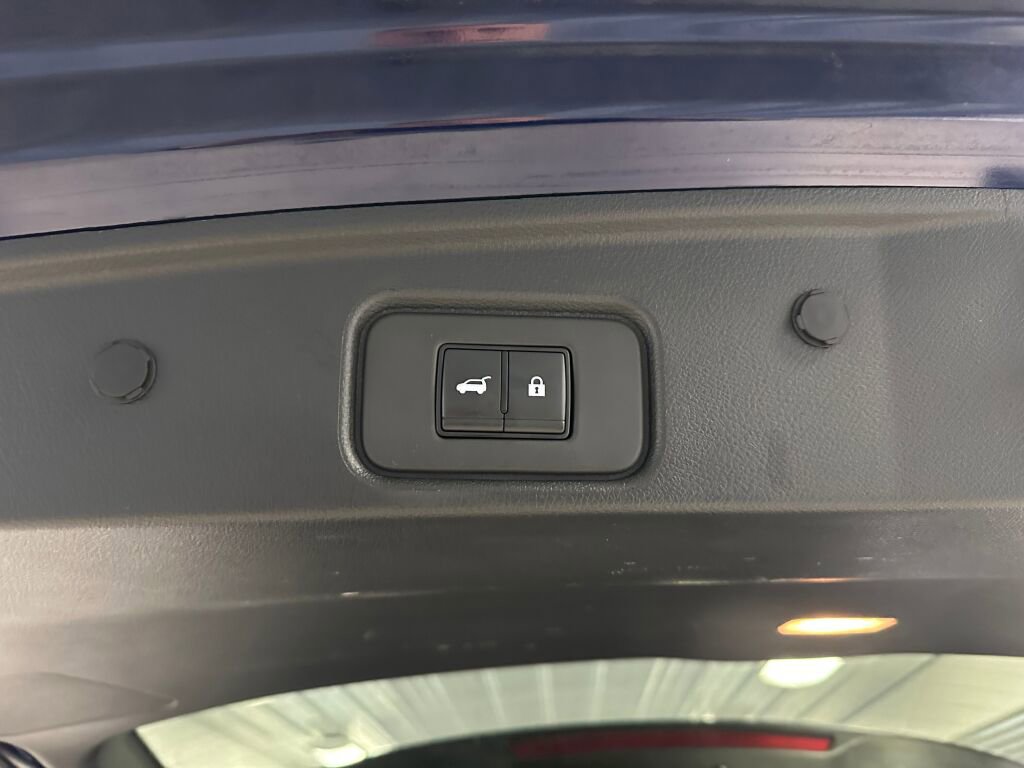 Used 2023 Nissan Pathfinder SL image 22