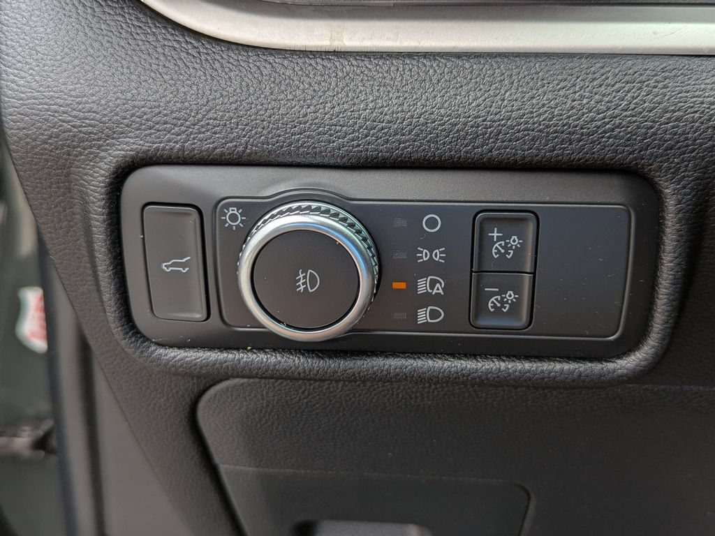 Used 2021 Ford Explorer XLT w/ Equipment Group 202A AWD/4WD image 35