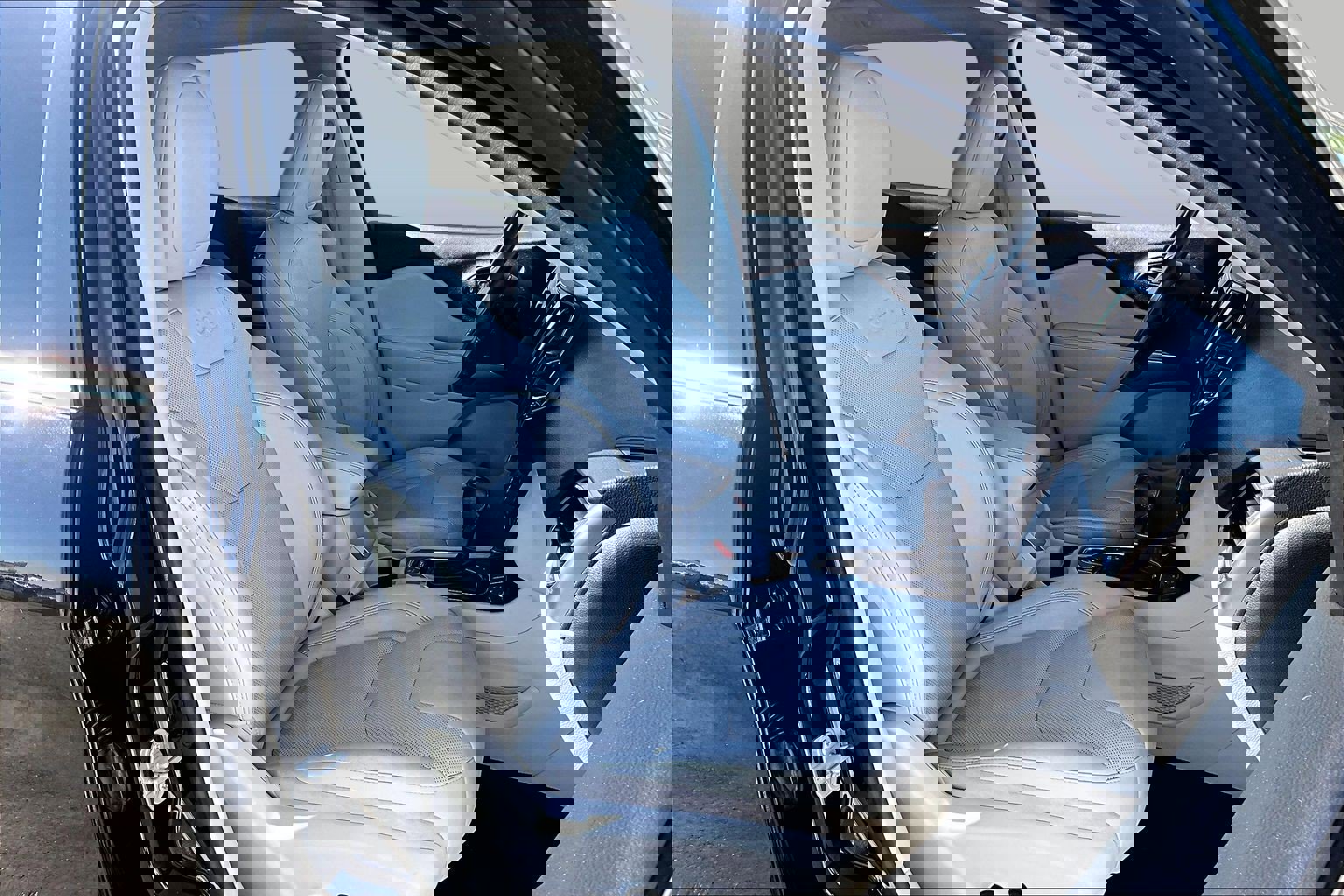 Used 2019 Jeep Cherokee Limited image 3