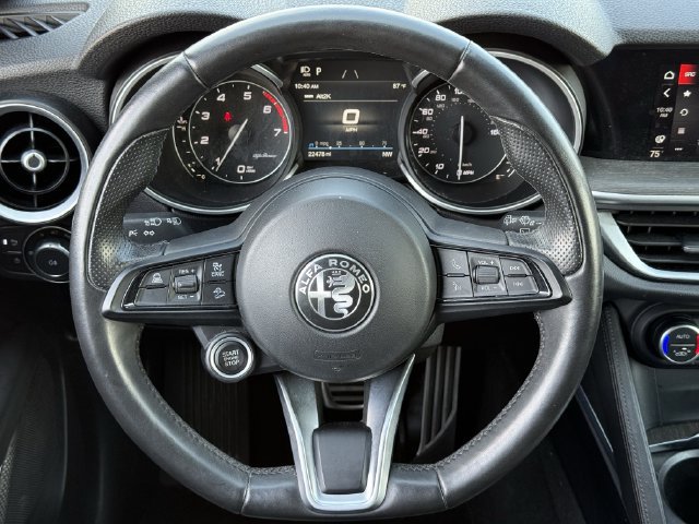 Used 2023 Alfa Romeo Stelvio Ti AWD/4WD image 12