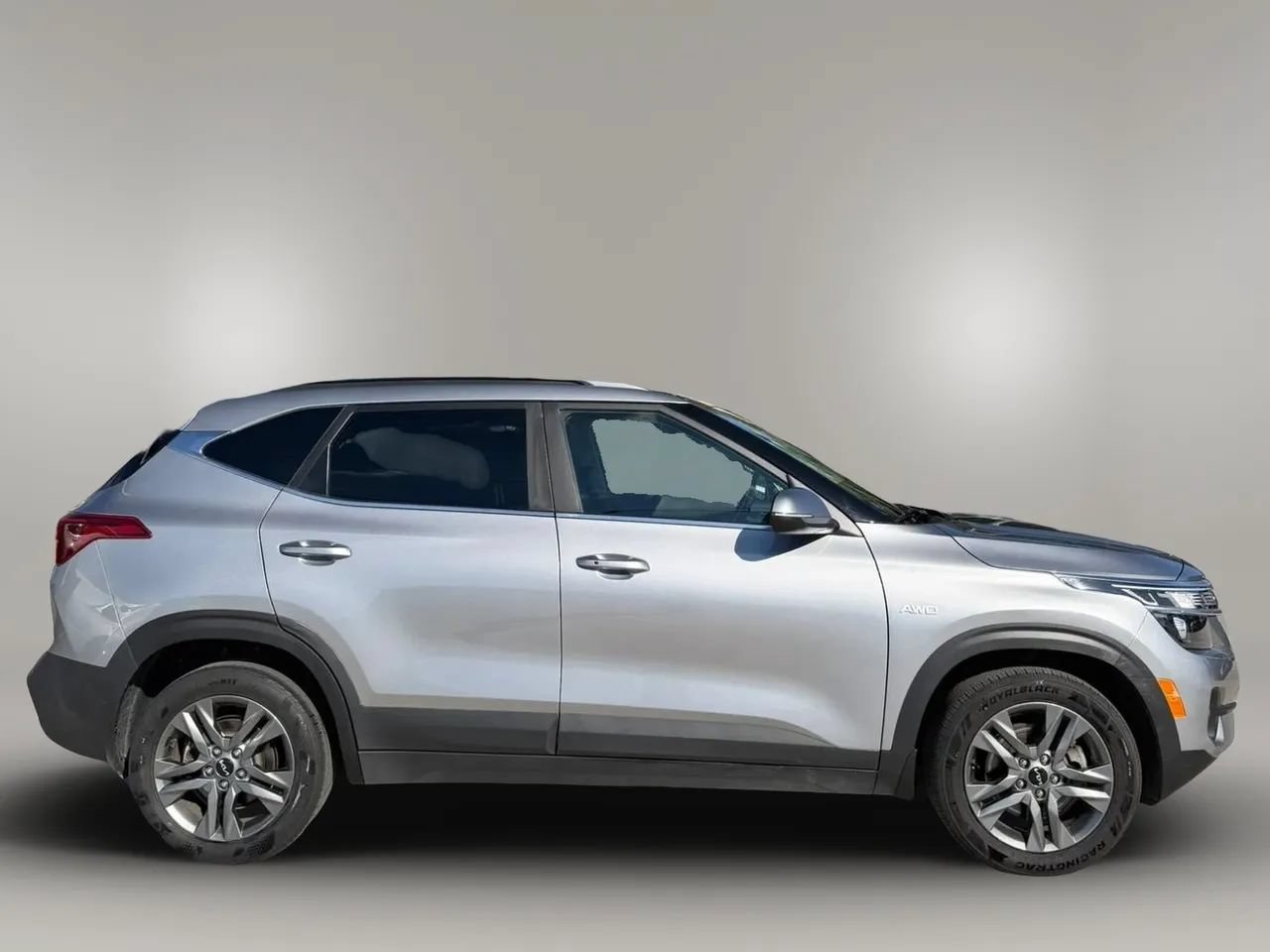 Used 2023 Kia Seltos S w/ Navigation Package AWD/4WD image 4