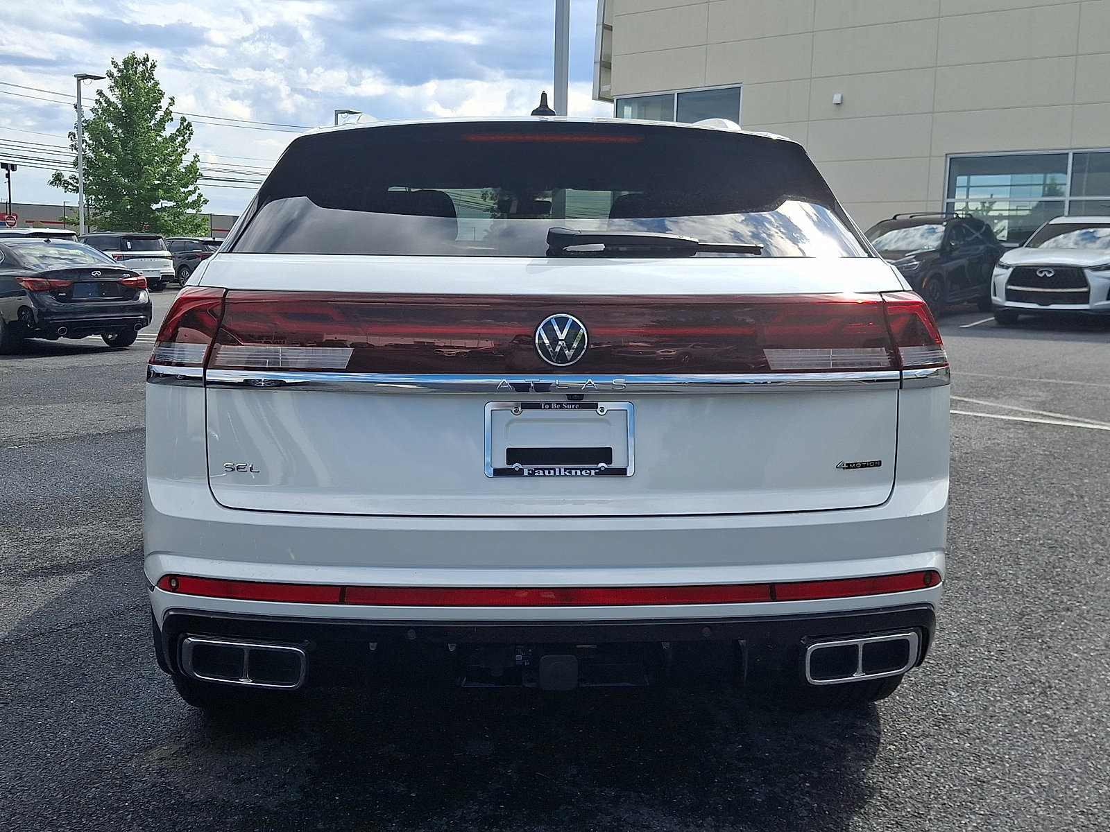 Used 2024 Volkswagen Atlas Cross Sport SEL R-Line AWD/4WD image 5