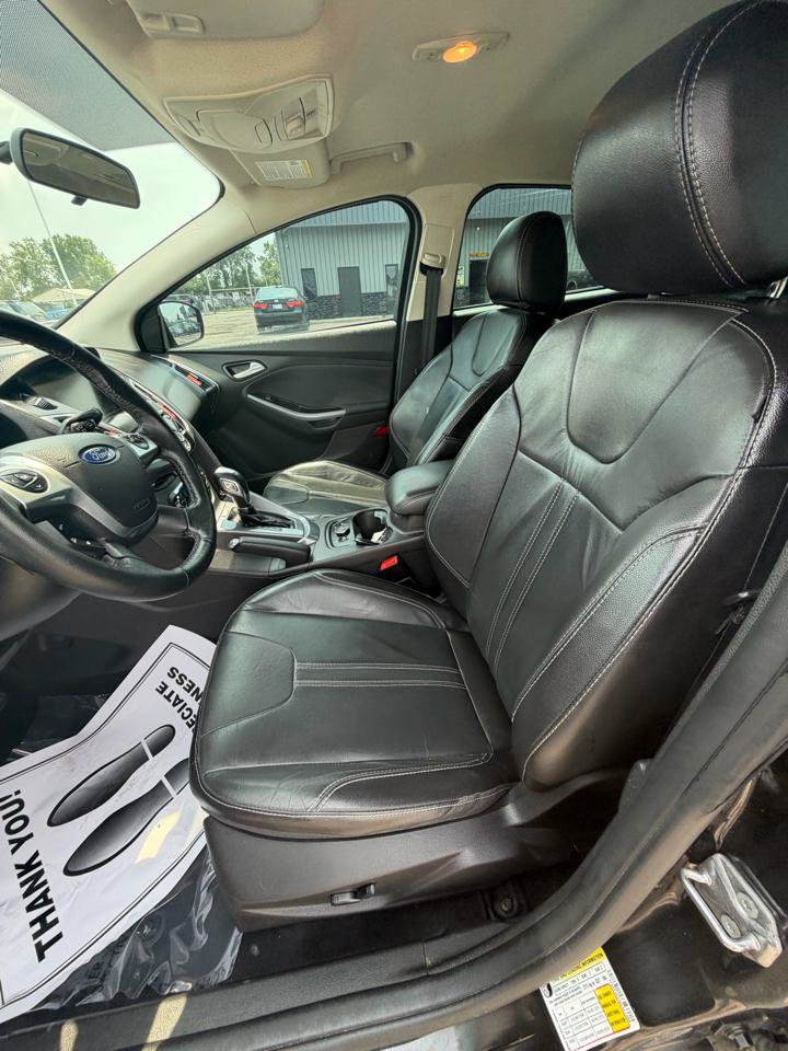 Used 2014 Ford Focus Titanium FWD image 19