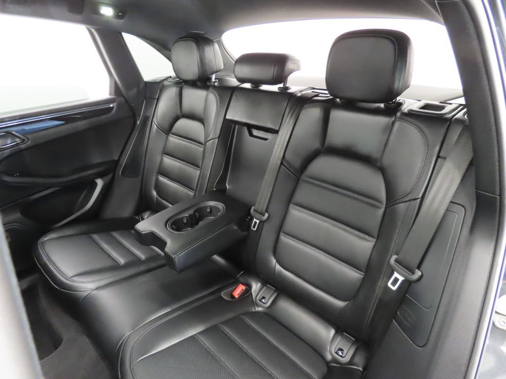 Certified 2026 Porsche Macan AWD/4WD image 43