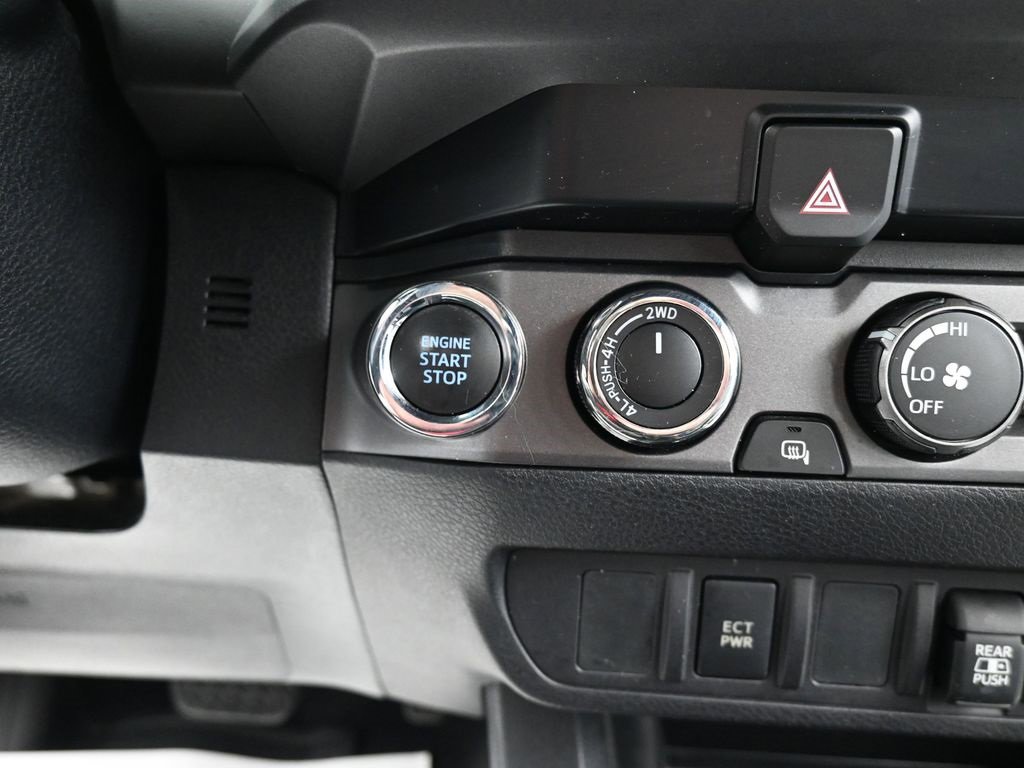 Used 2019 Toyota Tacoma TRD Off-Road image 24