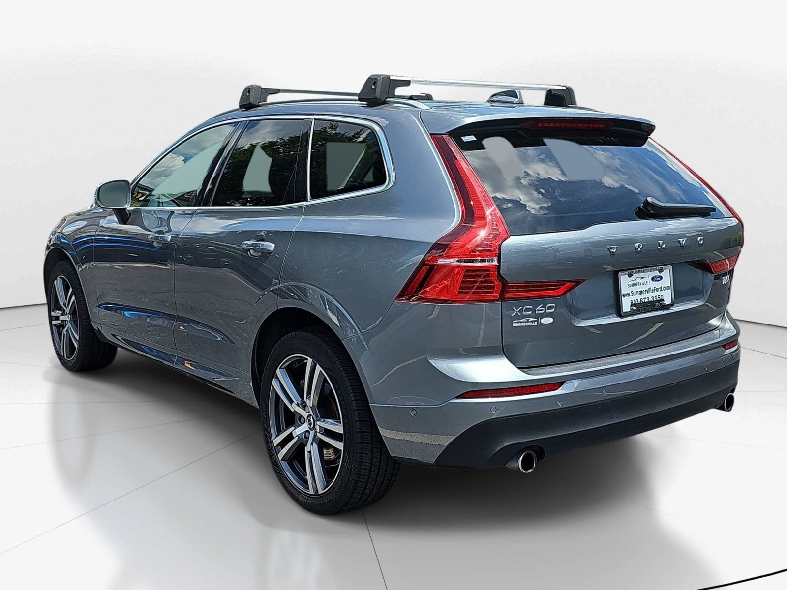 Used 2019 Volvo XC60 T6 Momentum w/ Multimedia Package AWD/4WD image 5