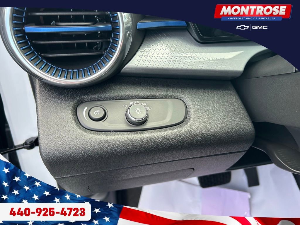New 2026 Chevrolet Trax LT w/ LT Convenience Package FWD image 13