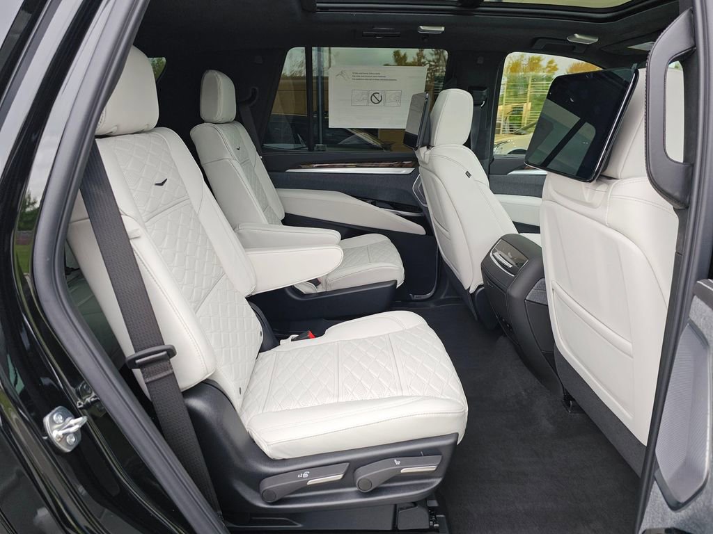 New 2026 Cadillac Escalade Platinum Sport AWD/4WD image 12