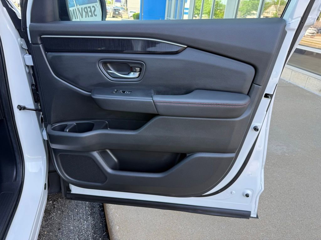 Used 2025 Honda Pilot Black Edition image 48