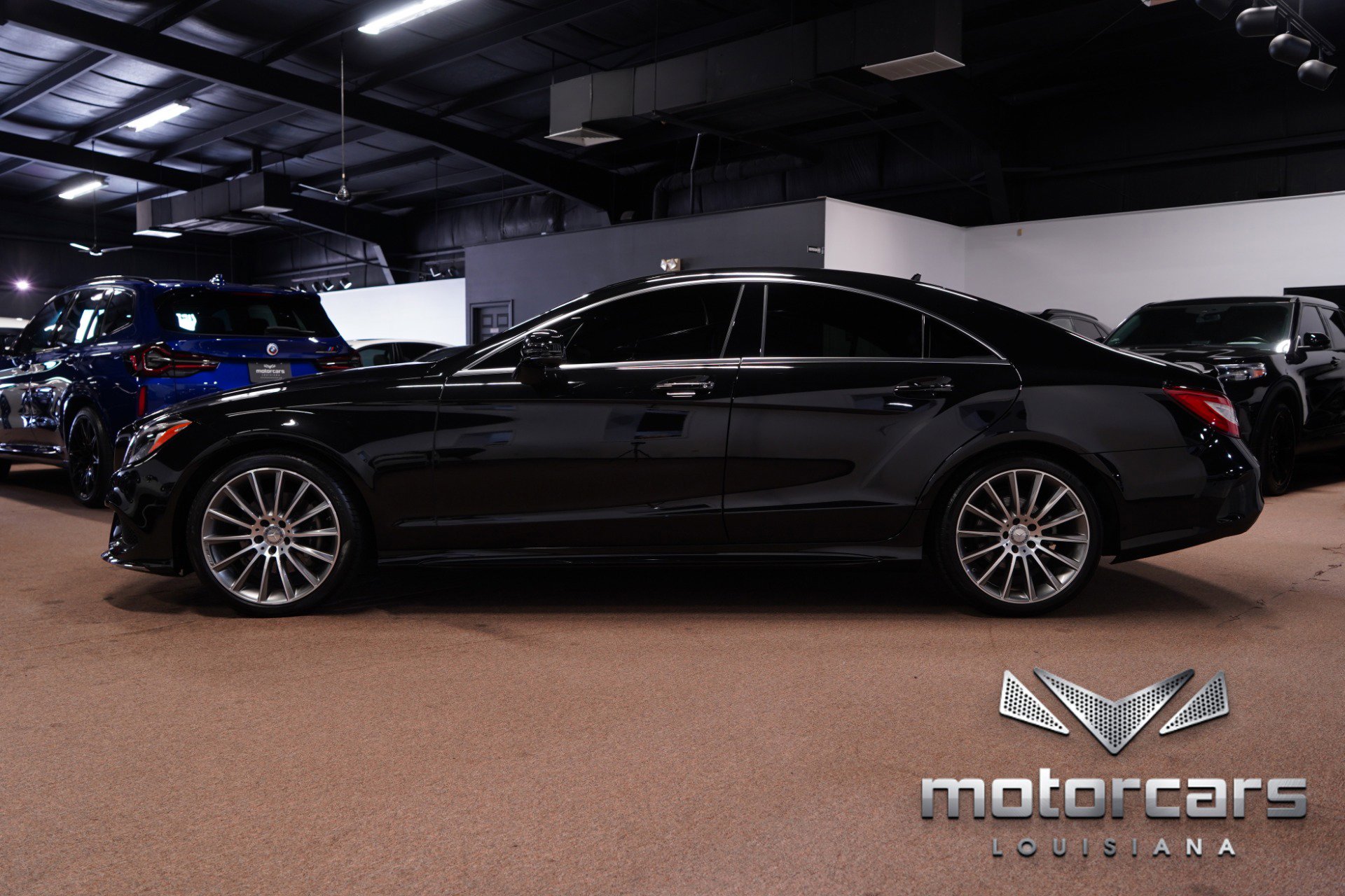 Used 2016 Mercedes-Benz CLS 400 4MATIC w/ Premium 2 Package image 4