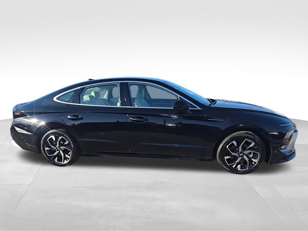 Used 2024 Hyundai Sonata SEL FWD image 9