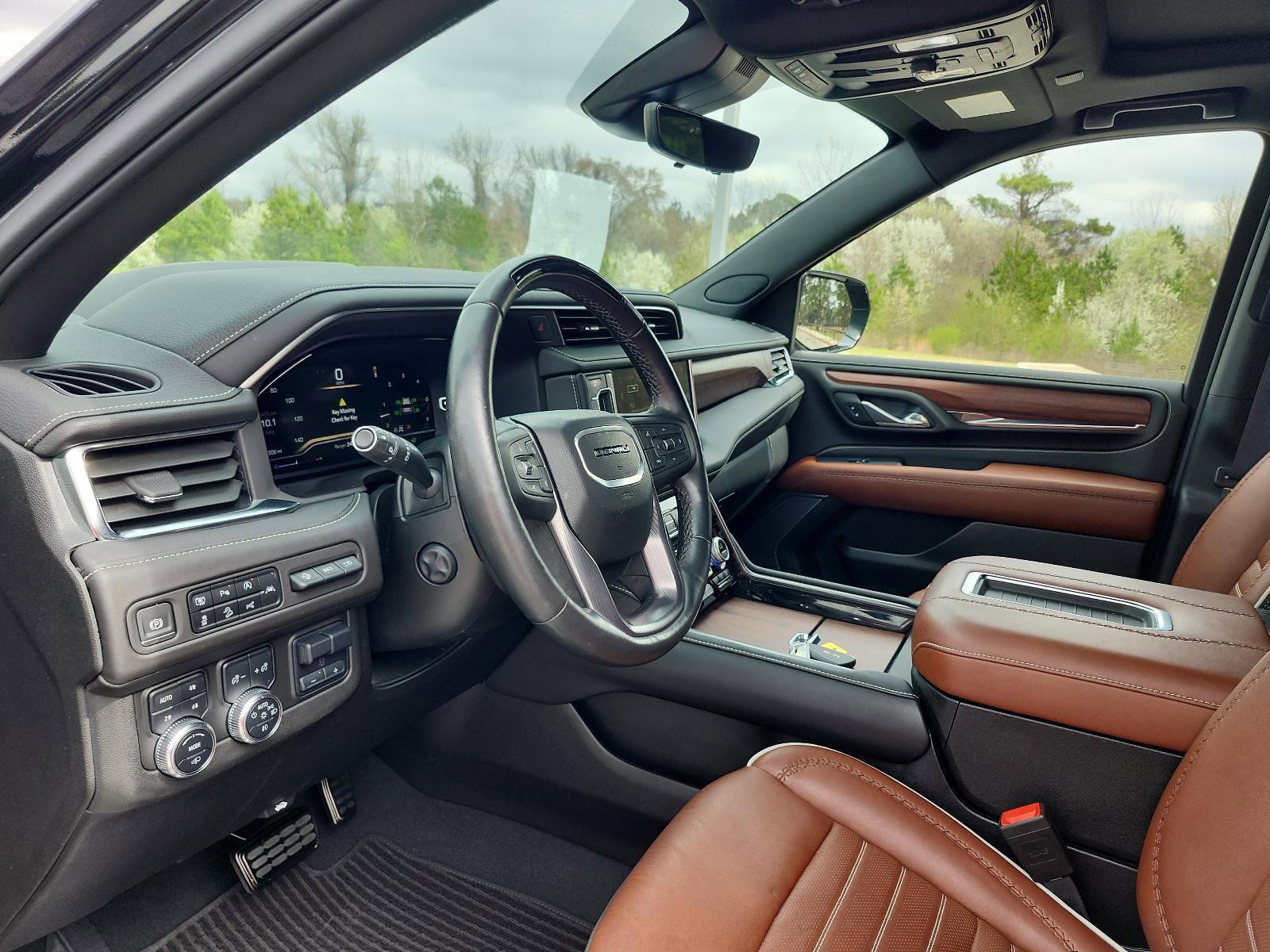 Certified 2024 GMC Yukon Denali Ultimate image 17