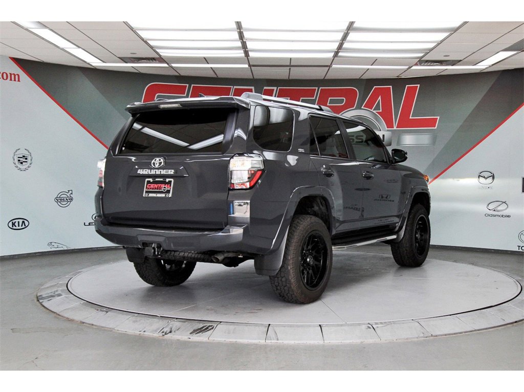 Used 2024 Toyota 4Runner SR5 Premium image 5
