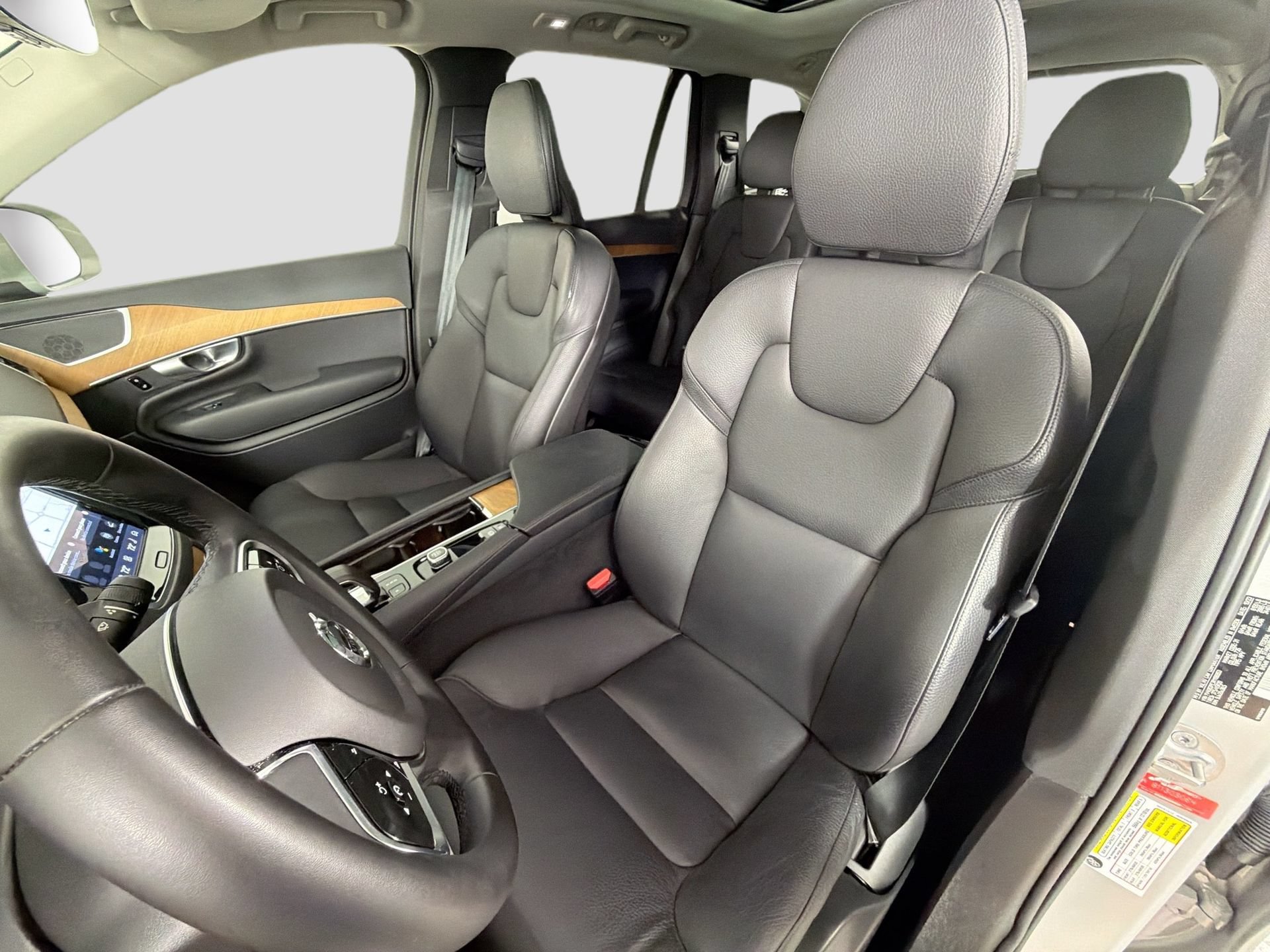 Used 2024 Volvo XC90 B6 Plus AWD/4WD image 21