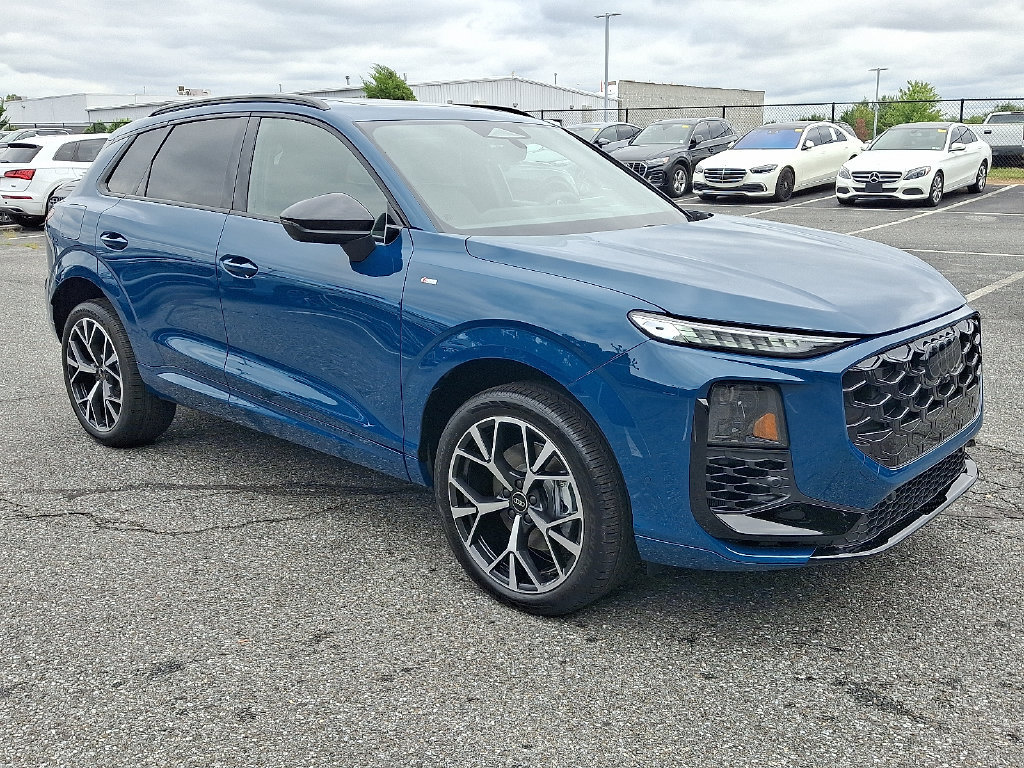 New 2026 Audi Q3 quattro 2.0T AWD/4WD image 2