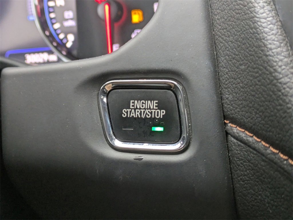 Used 2022 GMC Acadia AT4 w/ Technology Package image 16