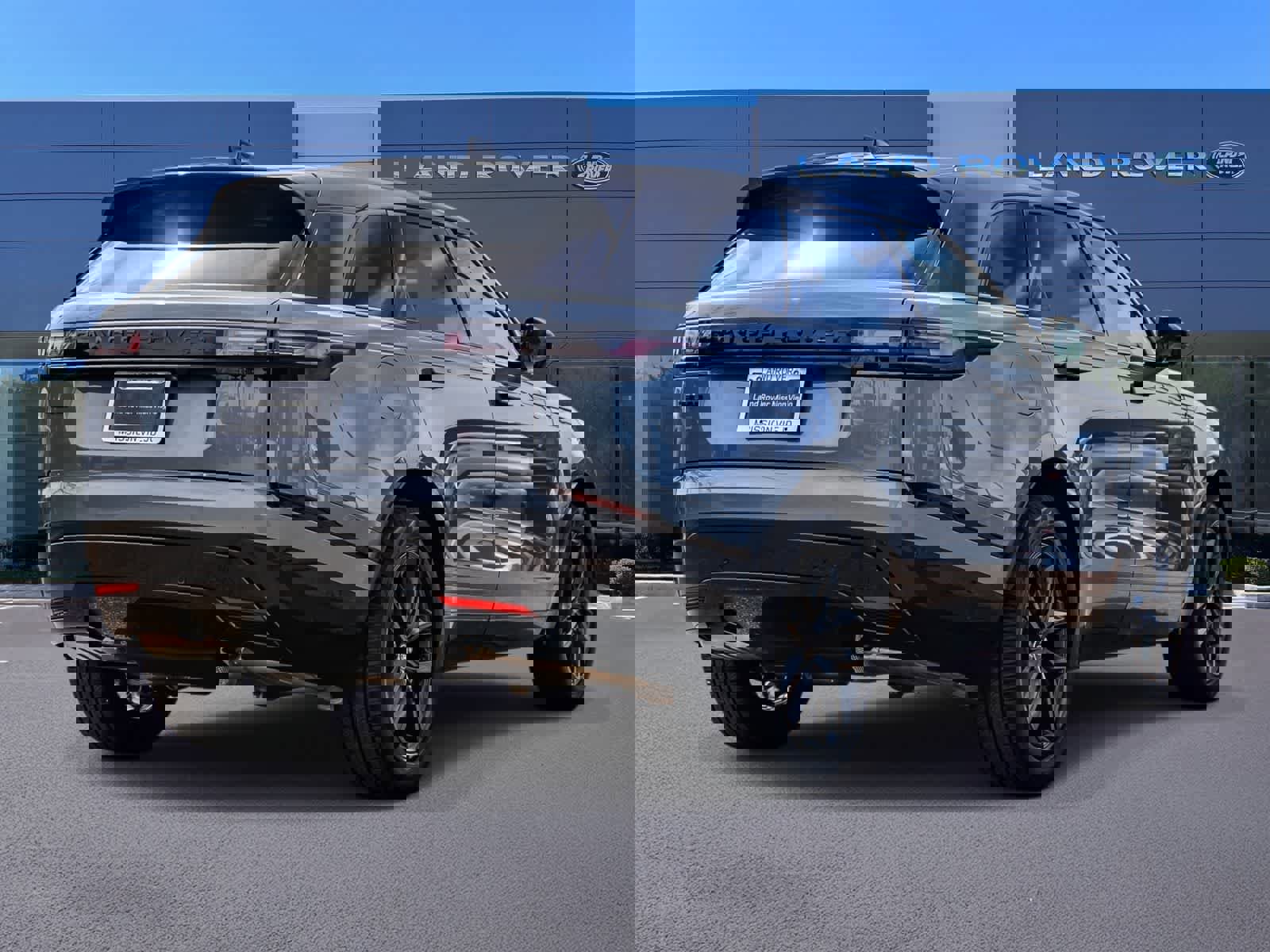 Used 2026 Land Rover Range Rover Velar Dynamic SE image 4