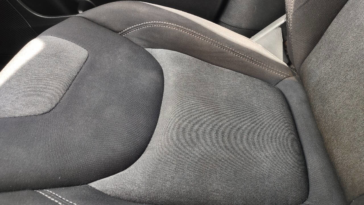 Used 2017 Jeep Cherokee Sport image 25