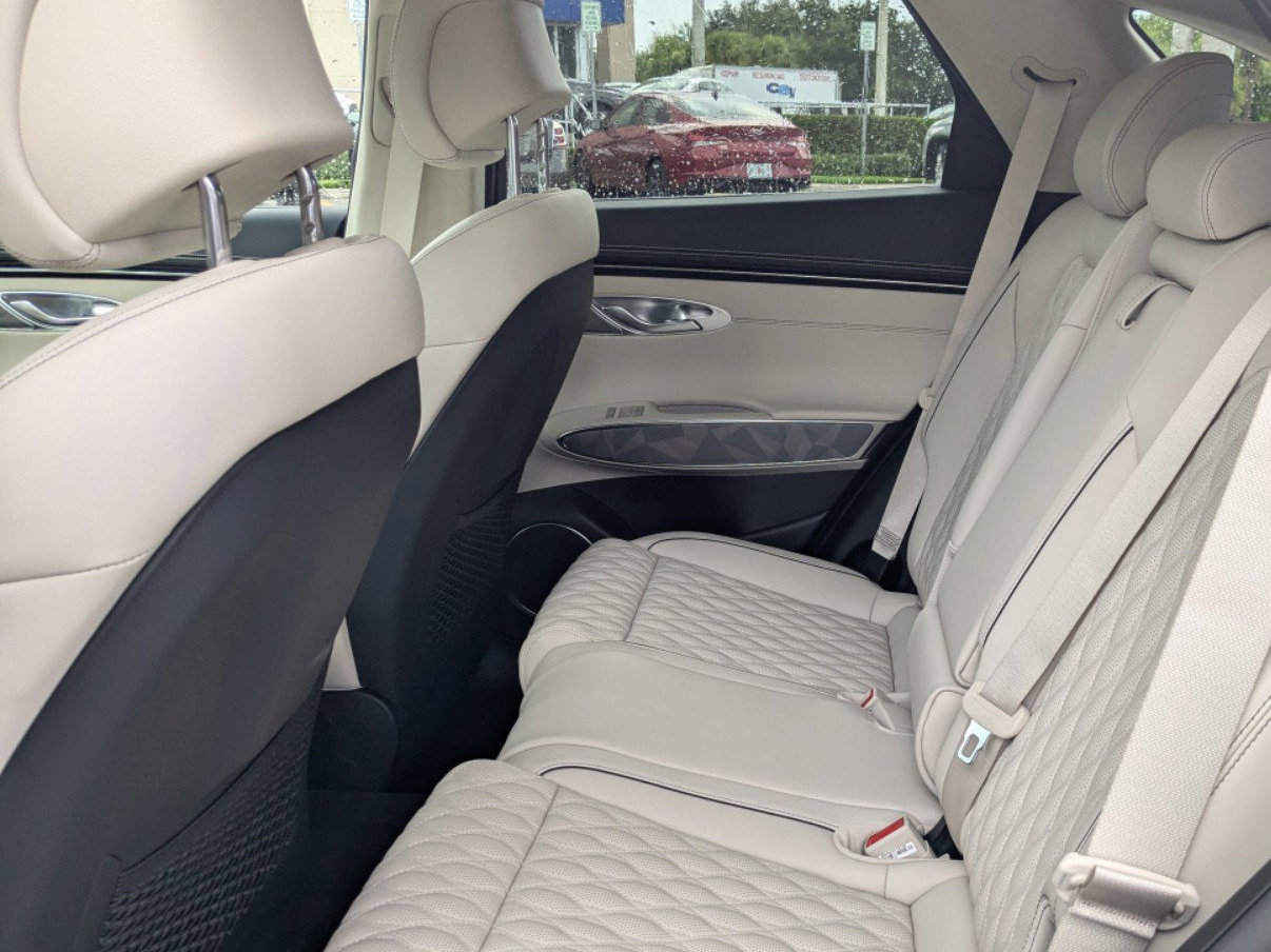 New 2025 Genesis GV70 3.5T Sport w/ Sport Advanced Package AWD/4WD image 15