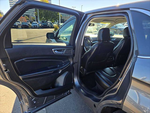 Used 2022 Ford Edge Titanium image 17