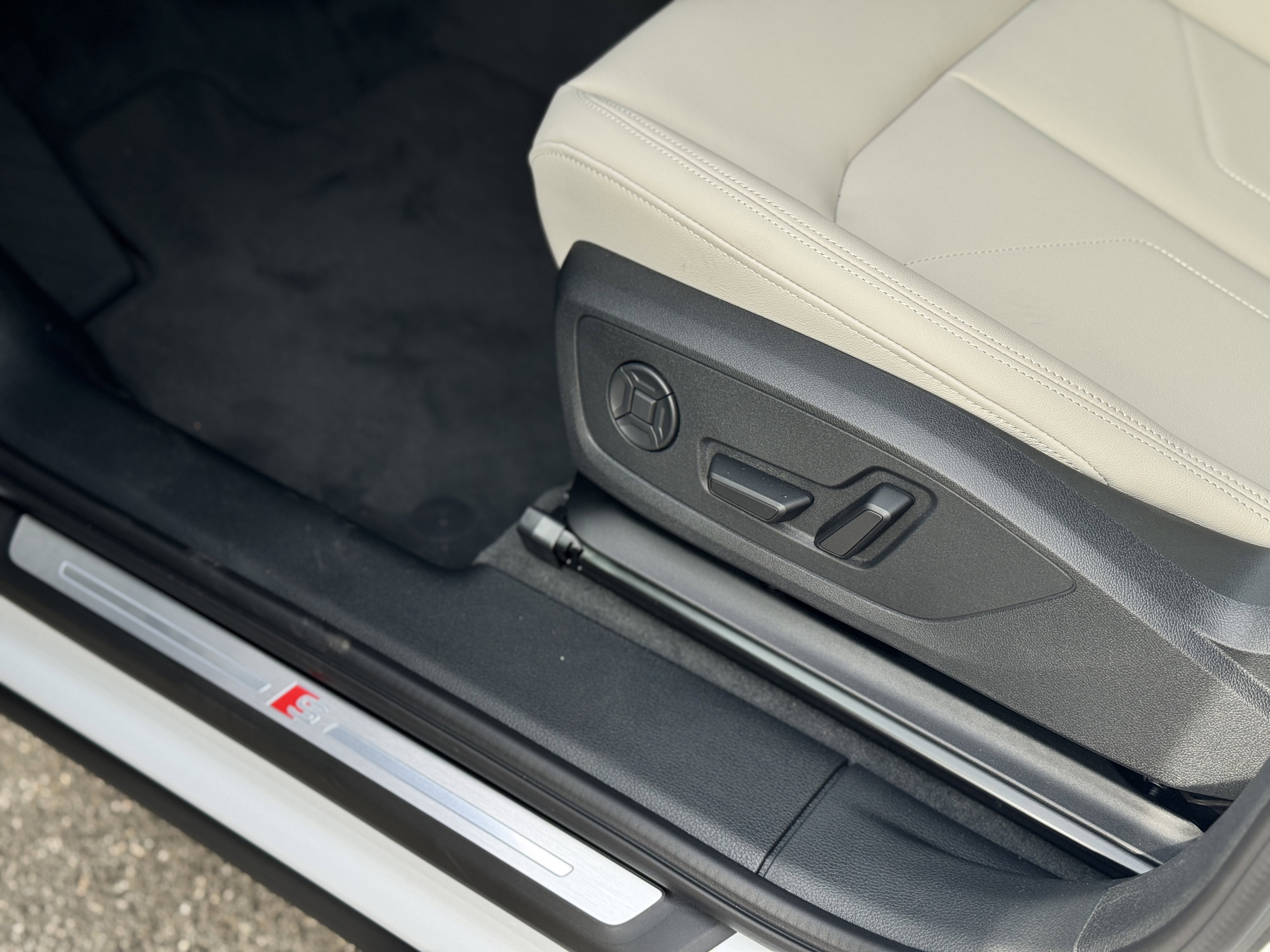 New 2025 Audi Q3 2.0T Premium image 13