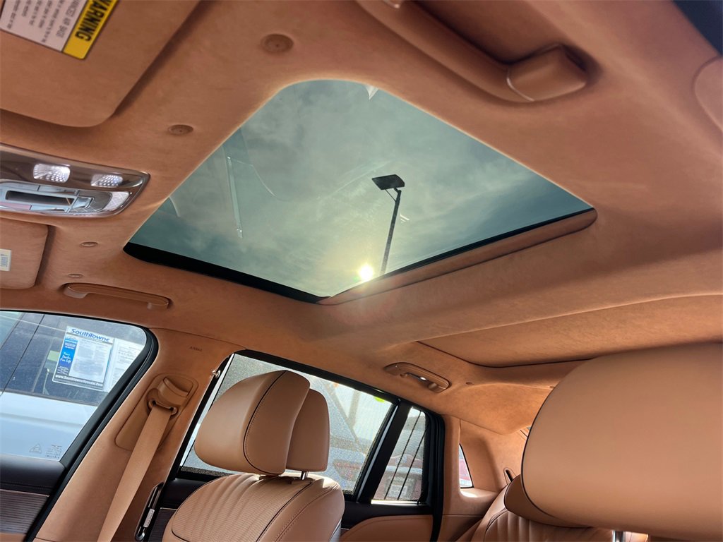 Used 2025 Genesis G90 3.5T image 33