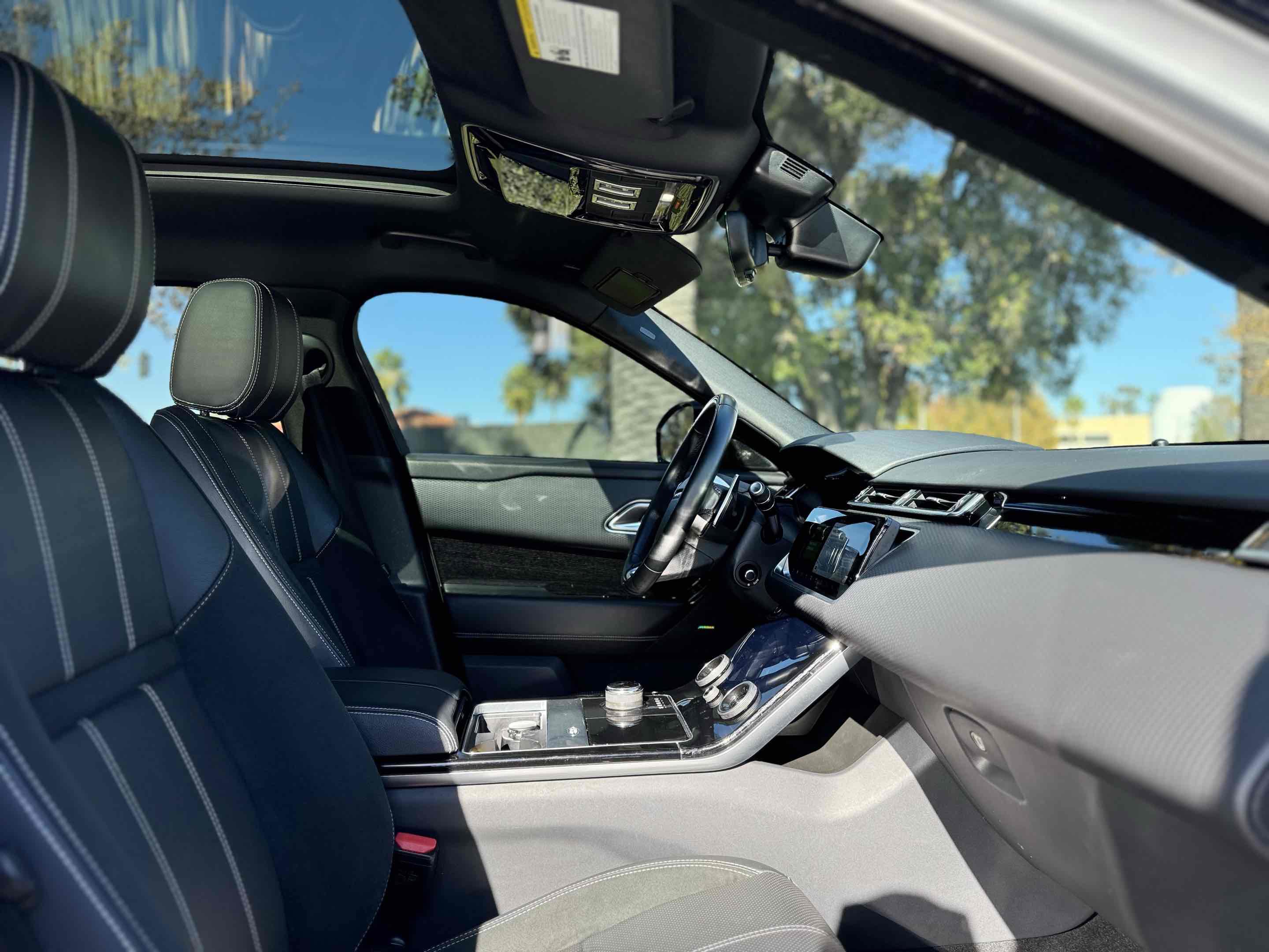 Used 2020 Land Rover Range Rover Velar R-Dynamic S image 47