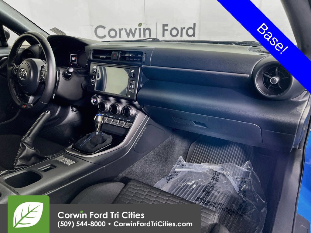 Used 2023 Toyota GR86 RWD image 25