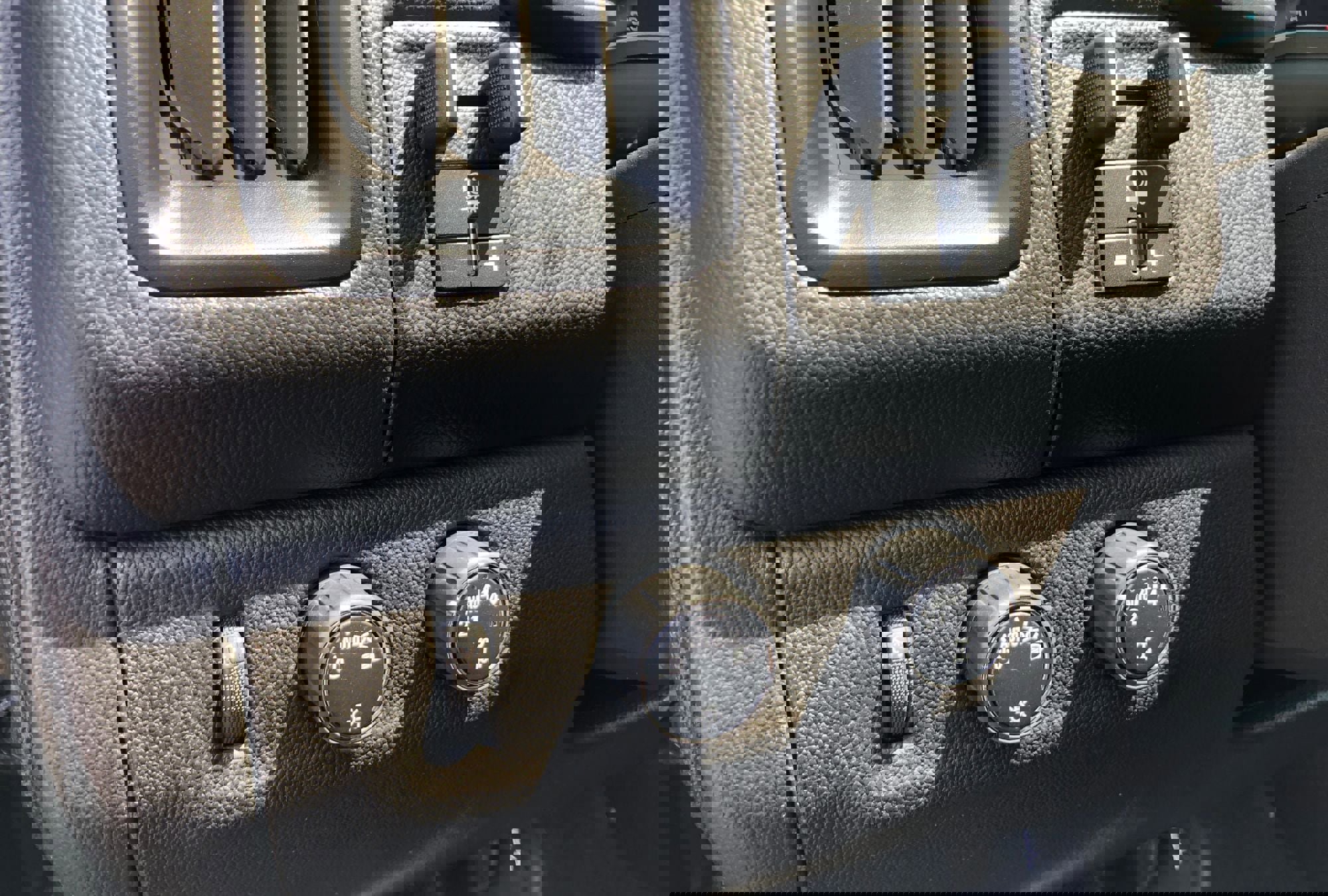 Used 2022 Chevrolet Colorado LT w/ Redline Special Edition image 14