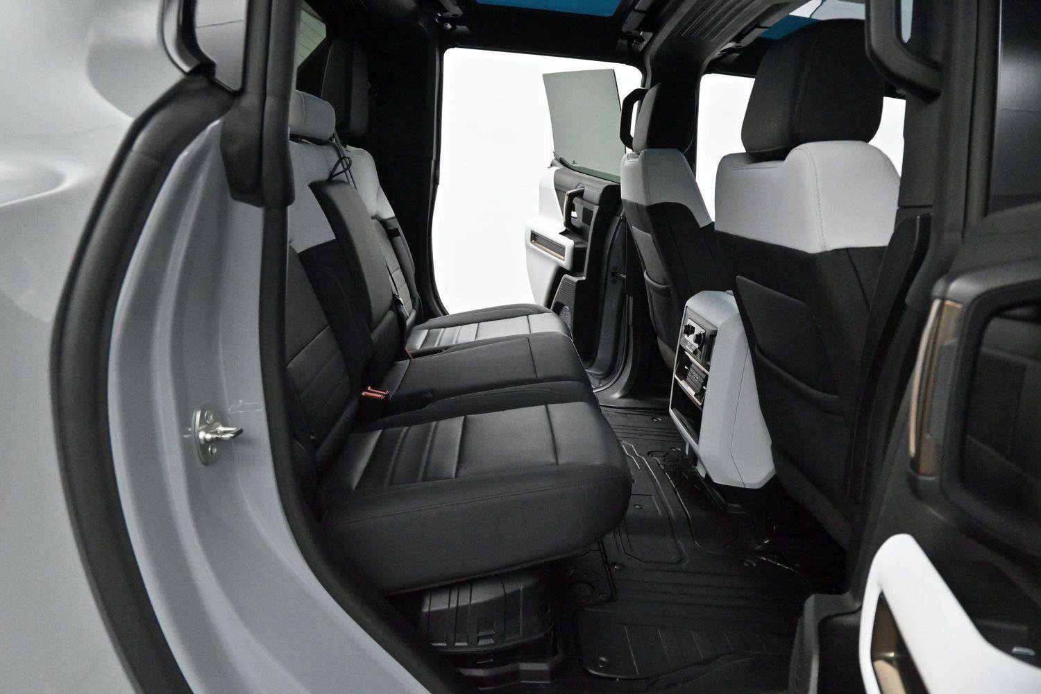 Used 2024 GMC Hummer EV 3X AWD/4WD image 38