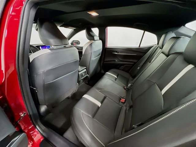 Used 2025 Toyota Camry SE image 23
