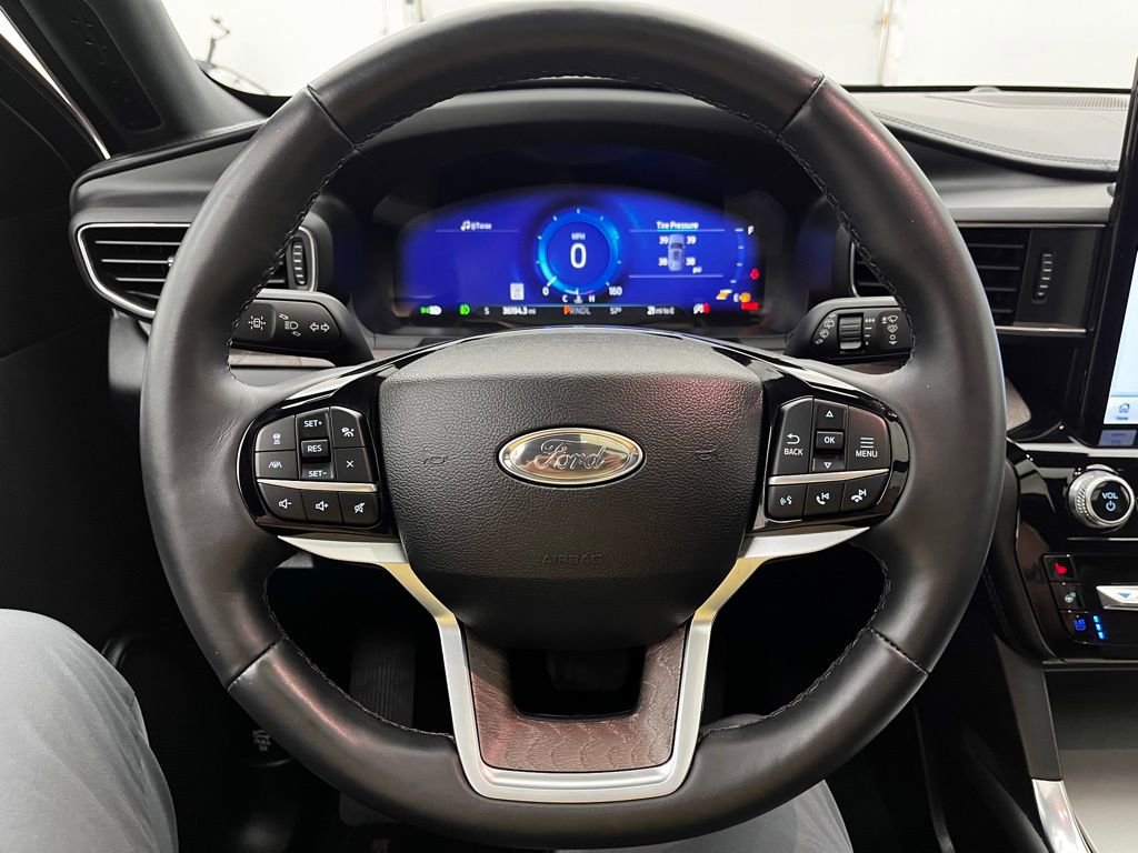Used 2023 Ford Explorer Platinum w/ Technology Package image 22
