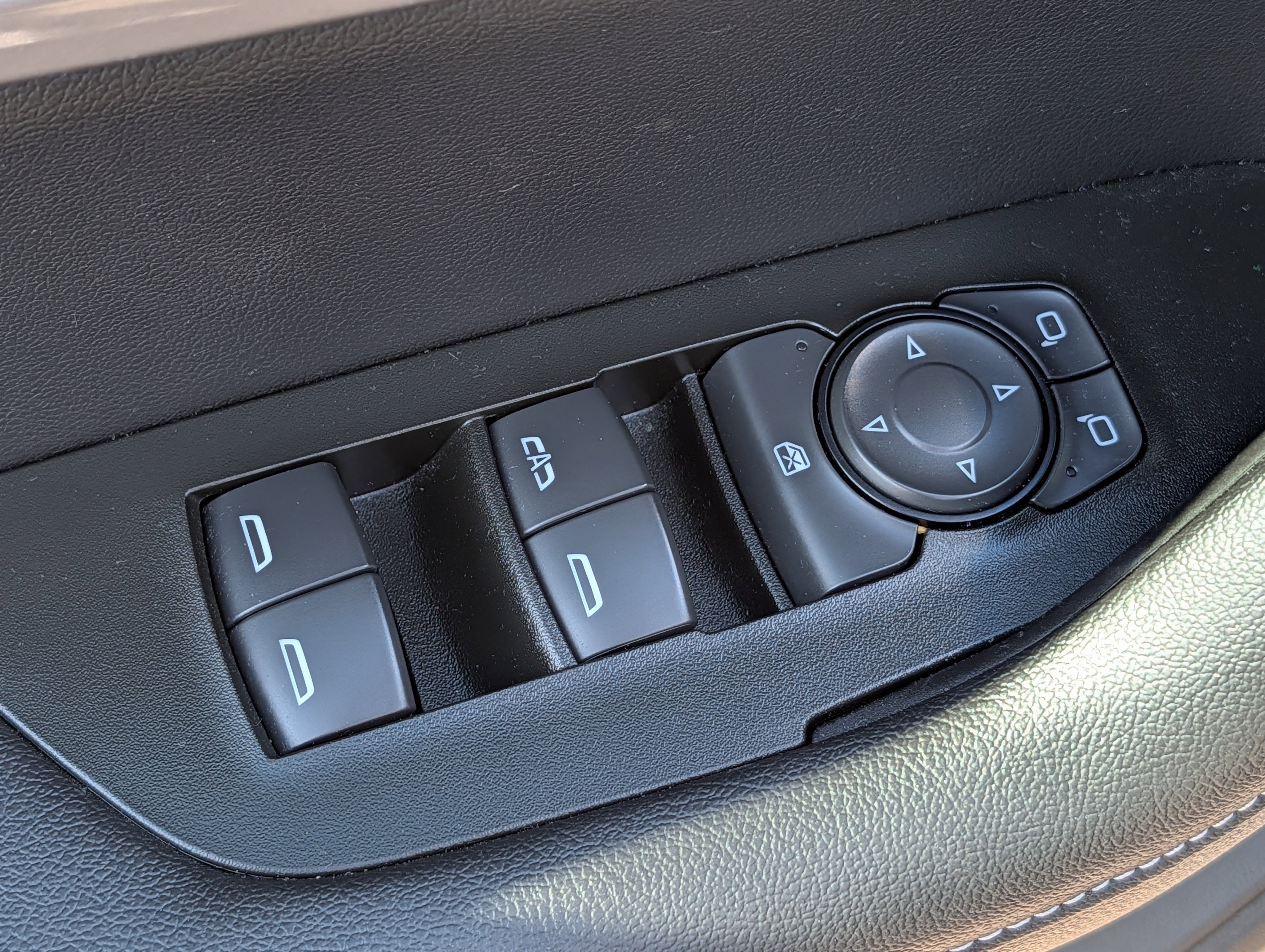 Certified 2025 Chevrolet Blazer LT AWD/4WD image 14