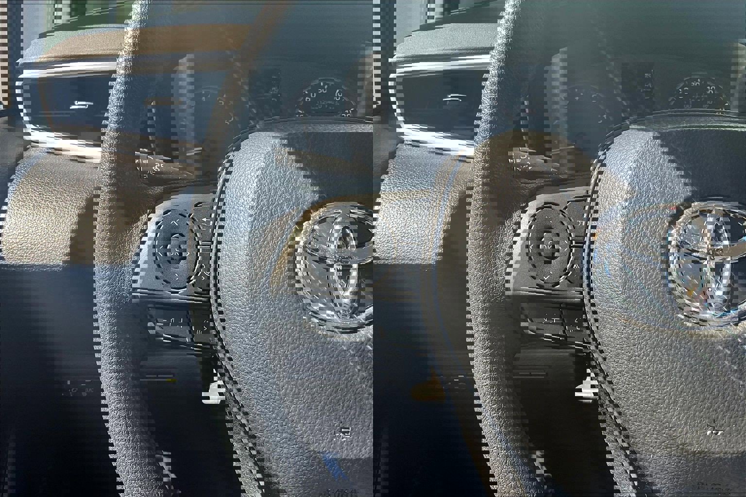 Used 2025 Toyota Corolla LE image 23