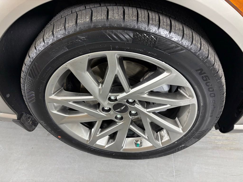 Used 2023 Genesis GV60 Advanced AWD/4WD image 9