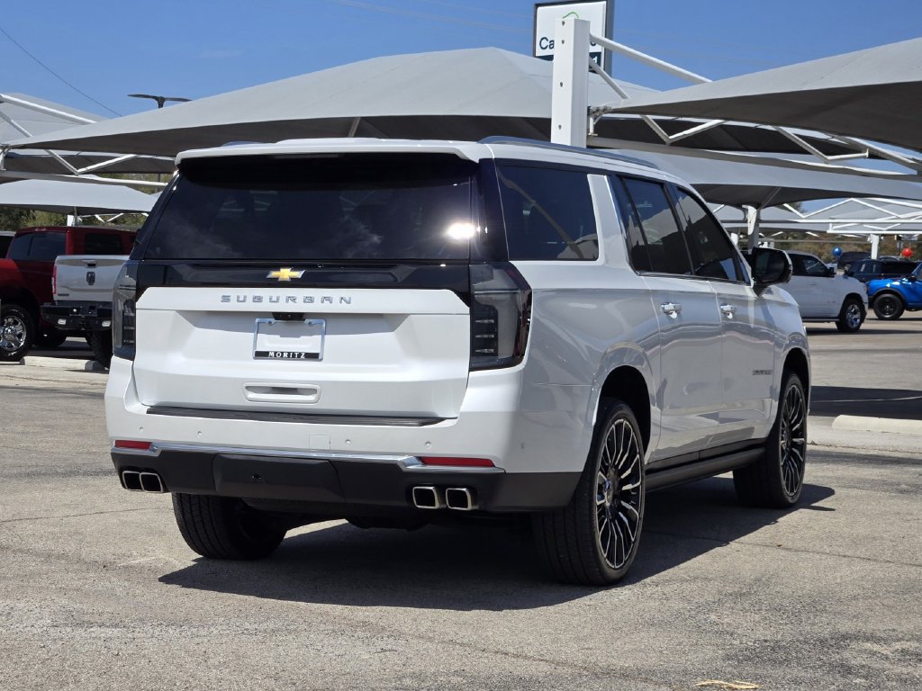 Certified 2025 Chevrolet Suburban High Country AWD/4WD image 7