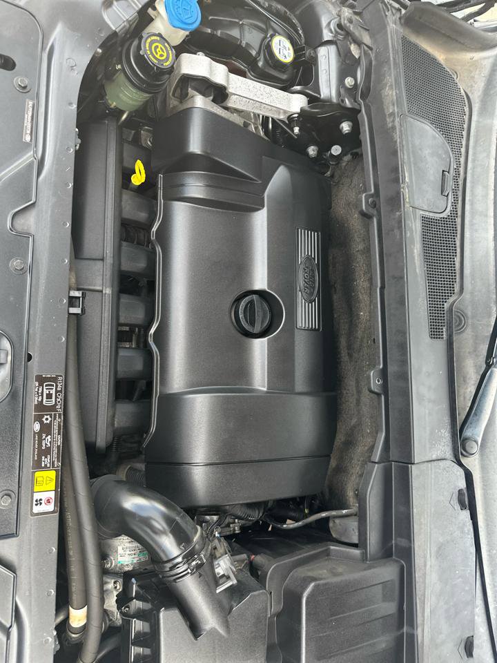 Used 2010 Land Rover LR2 HSE AWD/4WD image 16