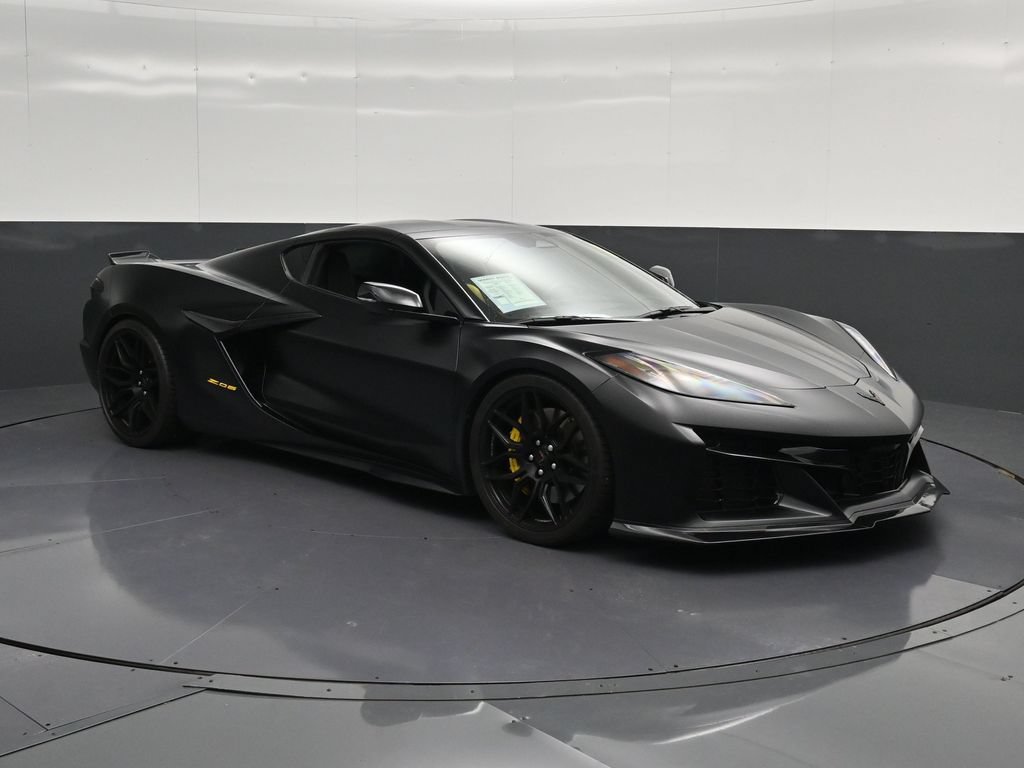 Used 2025 Chevrolet Corvette Z06 RWD image 5