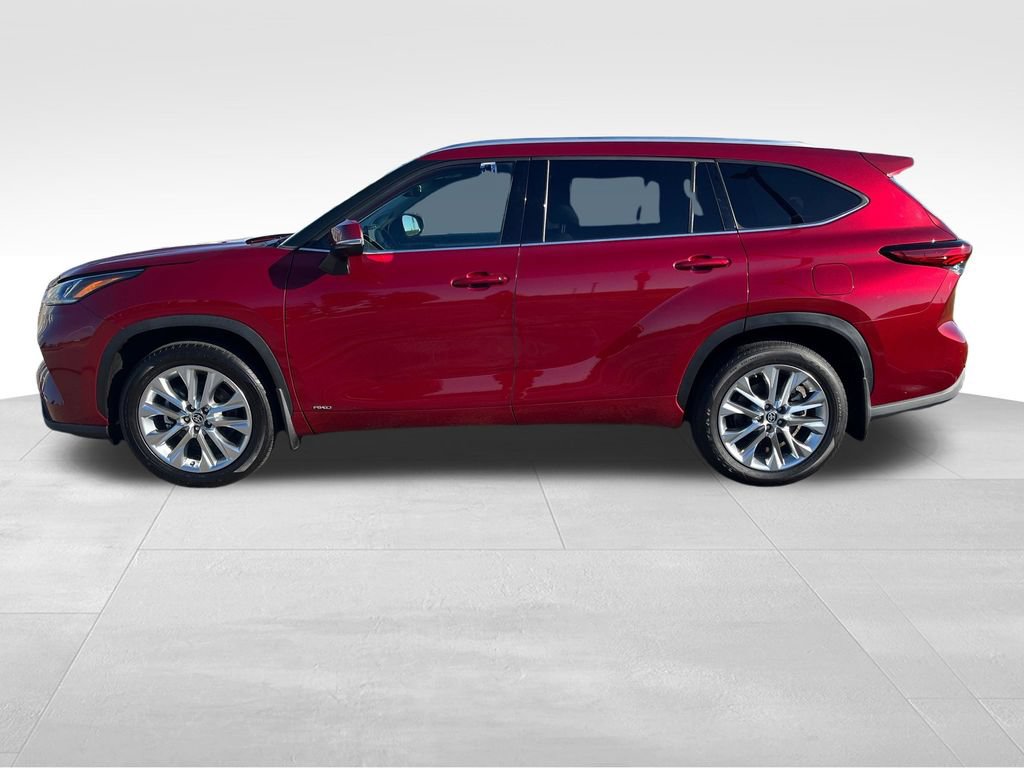 Used 2023 Toyota Highlander Limited AWD/4WD image 2