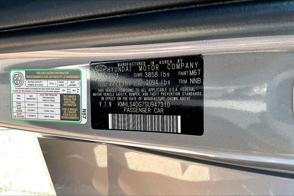 Certified 2025 Hyundai Elantra SEL image 16