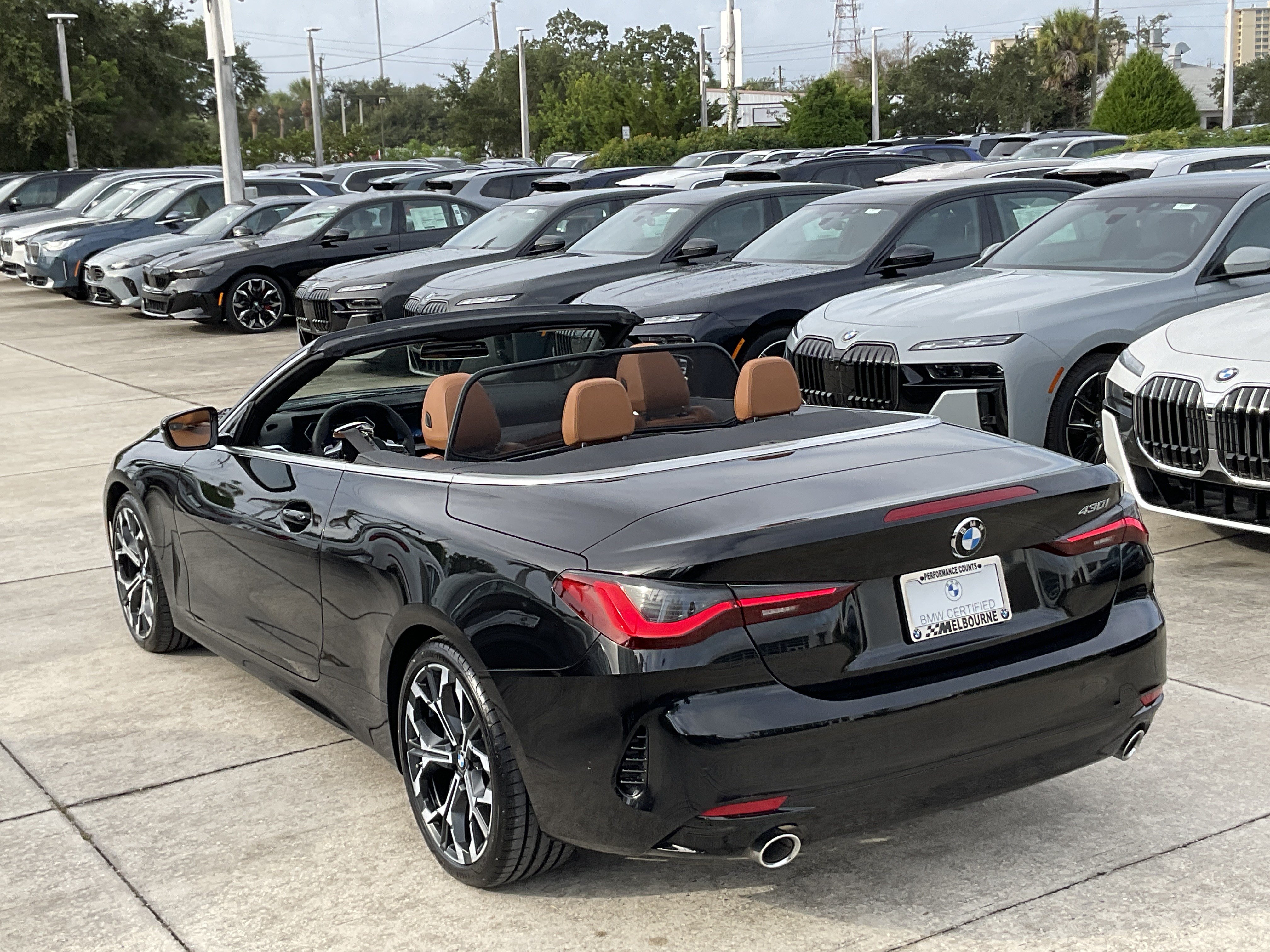Used 2025 BMW 430i Convertible w/ Premium Package RWD image 11