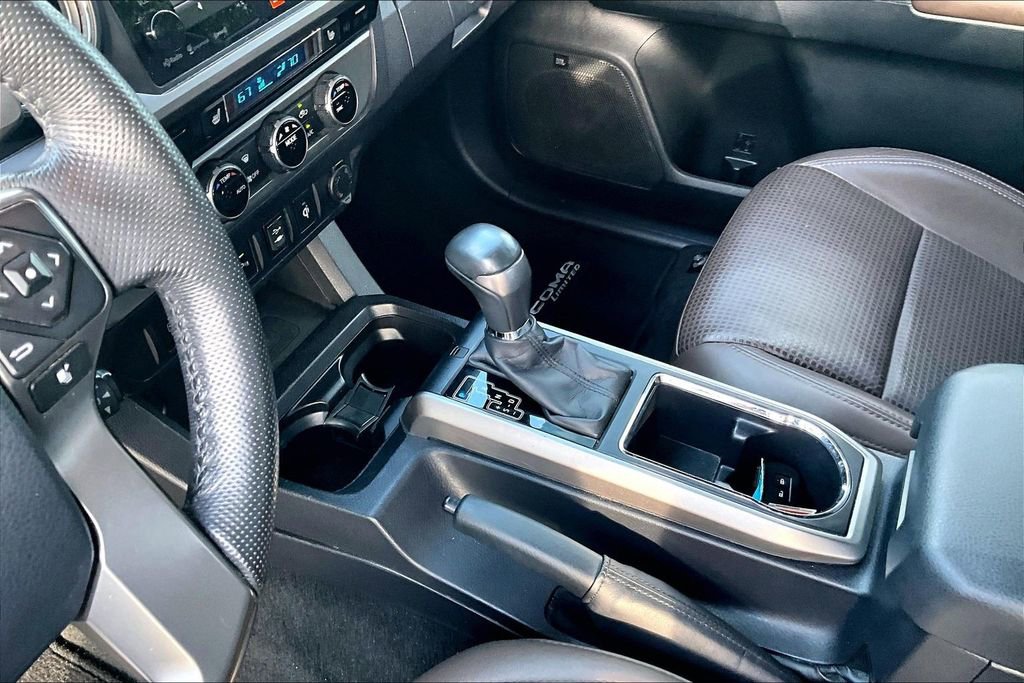 Used 2017 Toyota Tacoma Limited w/ Tow Package AWD/4WD image 18