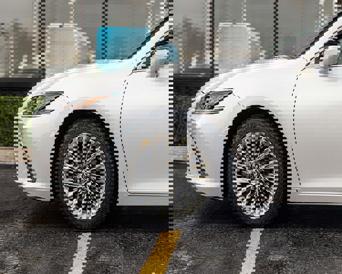 Used 2021 Lexus ES 250 w/ Accessory Package 2 image 7